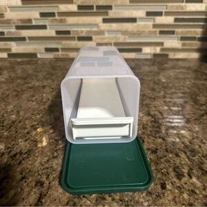 Tupperware vintage cheese keeper with hunter green seal!